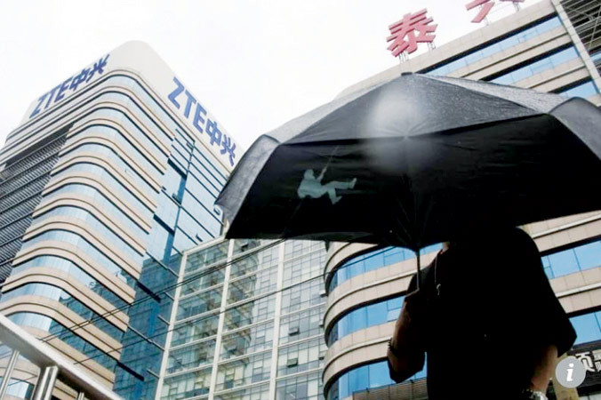 Tập đoàn ZTE bị ảnh hưởng nghiêm trọng sau các lệnh cấm của giới chức Mỹ. Ảnh: SCMP.