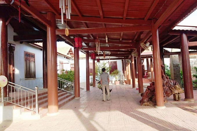 “Biệt phủ” ông Trần Ngọc Quang, nơi có đường bê tông làm đến cửa ngõ thì dừng.