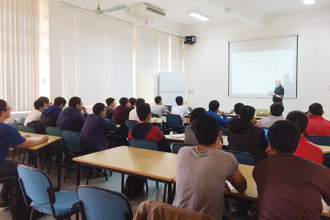 Một buổi trao đổi học thuật với thầy... ngoại.