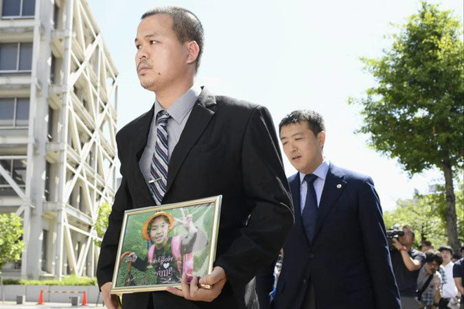 Anh Lê Anh Hào, bố nạn nhân. Ảnh: Japan Times.