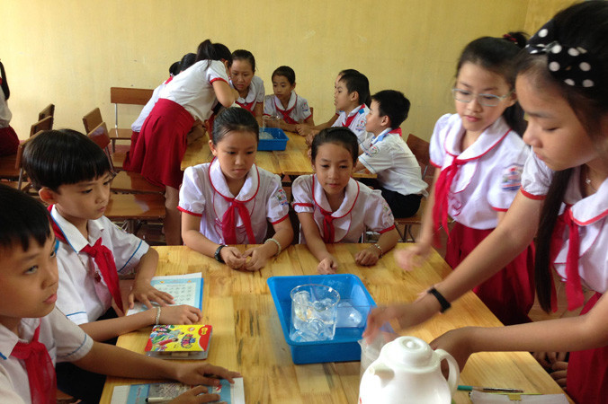 Để áp dụng chương trình, phải xây dựng thêm nhiều trường, phòng học mới.