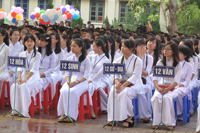 Học sinh lớp 12 rất cần được hướng nghiệp một cách bài bản trước khi rời ghế trường THPT. Ảnh: Nghiêm Huê.