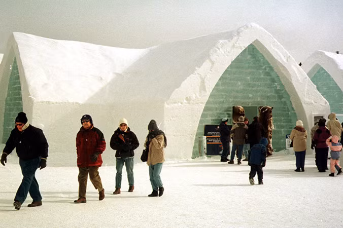 Khách sạn băng Hotel de Glace.
