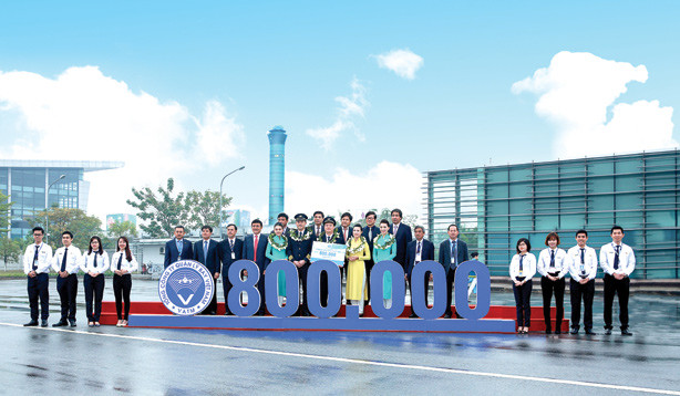 VATM chào đón chuyến bay điều hành thứ 800 nghìn trong năm 2017.