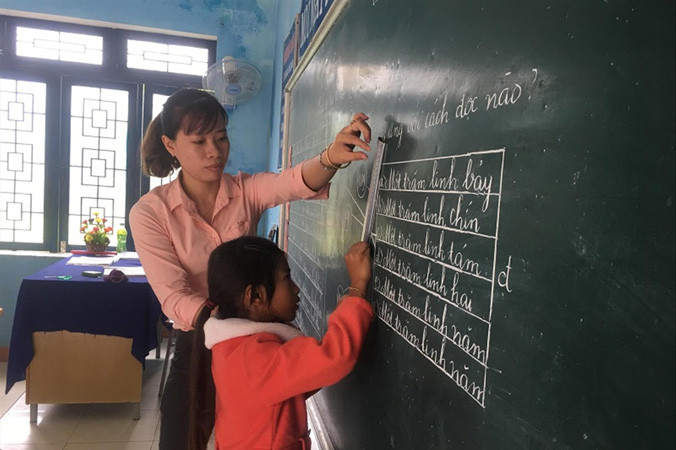 Thực hiện chương trình giáo dục phổ thông mới các cấp học sẽ thừa hơn 40.000 giáo viên. 