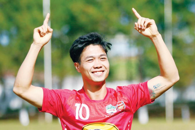 Công Phượng có thu nhập cao từ trang Facebook.