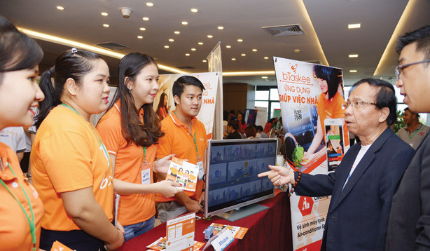 SURF là cơ hội để các startup kết nối với các chuyên gia và các nhà đầu tư. Ảnh: DNES.