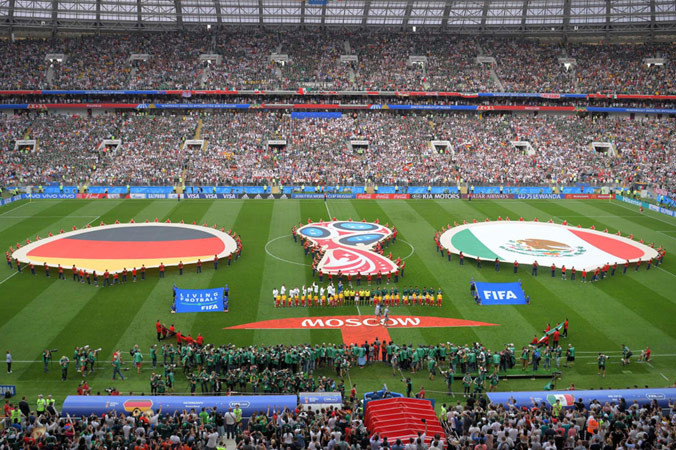 Sân Luzhniki không còn chỗ trống ngày Mexico tạo địa chấn.