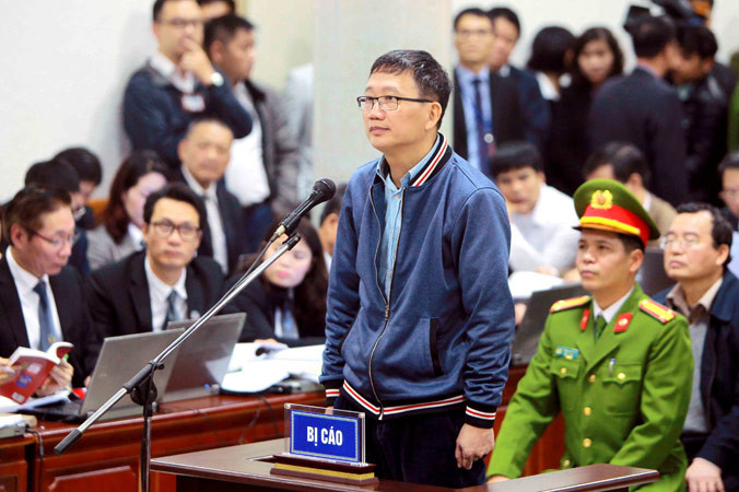 Trịnh Xuân Thanh và các bị cáo bị xét xử về tội “Cố ý làm trái quy định của Nhà nước về quản lý kinh tế gây hậu quả nghiêm trọng” và “Tham ô tài sản”. Ảnh: Anh Tuấn.