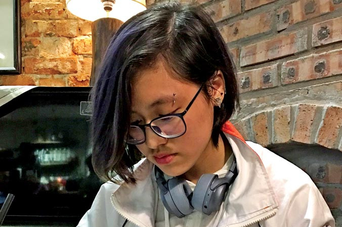 Vương Nguyễn Thùy Linh, lớp 12A1, Trường THPT Chuyên Hà Nội Amsterdam giành học bổng danh giá của trường ĐH Dart Mouth (Top 11 trường ĐH tốt nhất nước Mỹ) trị giá 6,1 tỷ đồng.