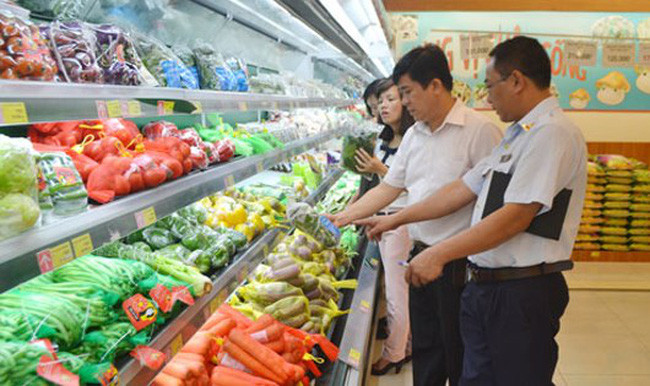 Đoàn liên ngành kiểm tra an toàn vệ sinh thực phẩm. Ảnh minh họa: Internet