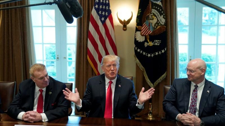 Ông Trump tăng thuế thép, nhôm - Nguy cơ chiến tranh thương mại