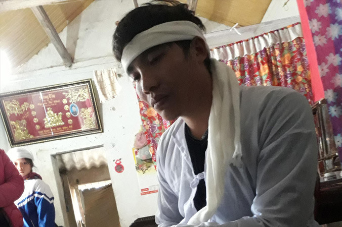 Anh Lê Văn Thiện thoát chết trong tai nạn trên biển. Ảnh: Hoàng Lam.