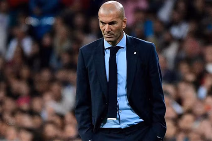 HLV Zidane lo lắng về tương lai tại Bernabeu.