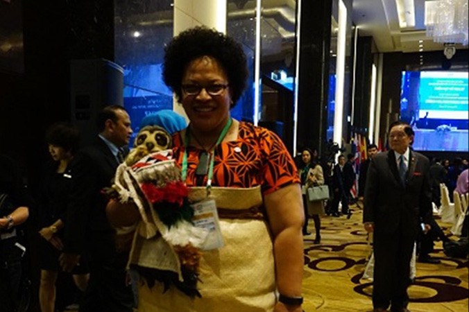 Bà Anahila Kanongata’a-Suisuiki trong trang phục truyền thống của người New Zealan. Ảnh: L.A