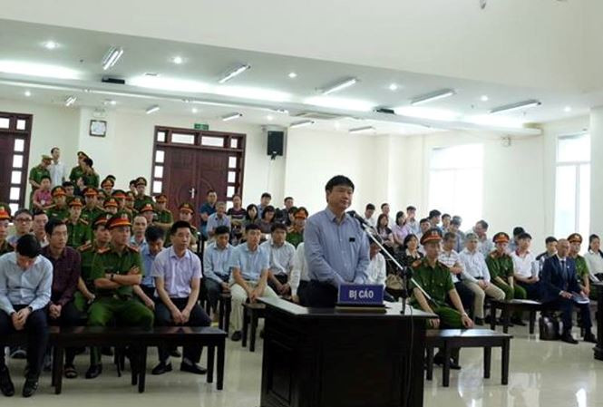 Bị cáo Đinh La Thăng tại tòa.