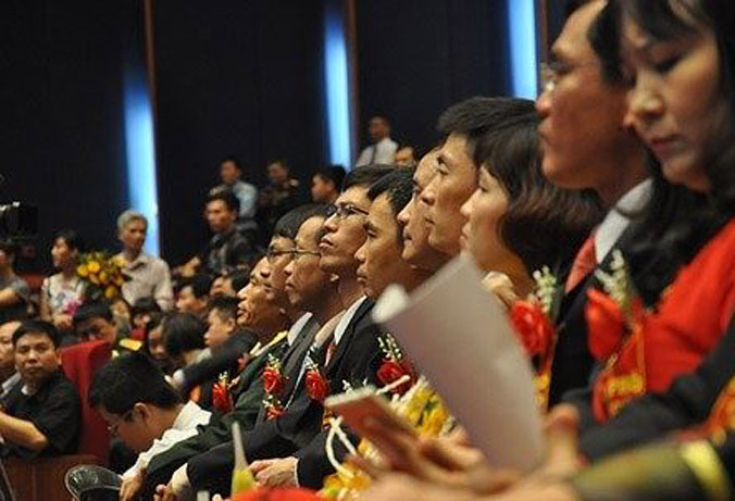 Dư luận đòi hỏi việc xét phong GS, PGS cần chặt chẽ và tiệm cận với các tiêu chuẩn của quốc tế. Ảnh minh họa: VietnamNet.