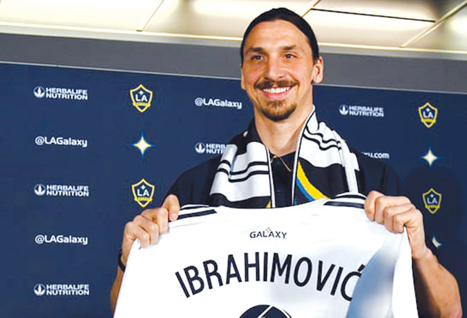 Zlatan Ibrahimovic có buổi tập đầu tiên với CLB LA Galaxy.