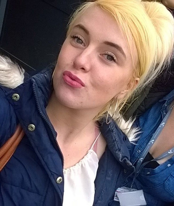 Cô gái Khloye Johns.