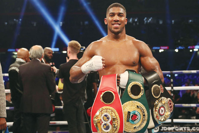 Joshua được đánh giá cao hơn Parker.