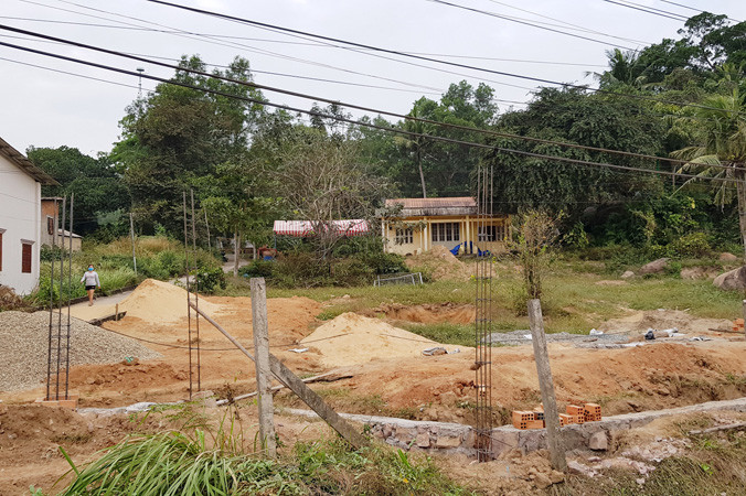 Khu đất phía sau nhà chùa đã bị “tùng xẻo” cấp cho cá nhân.