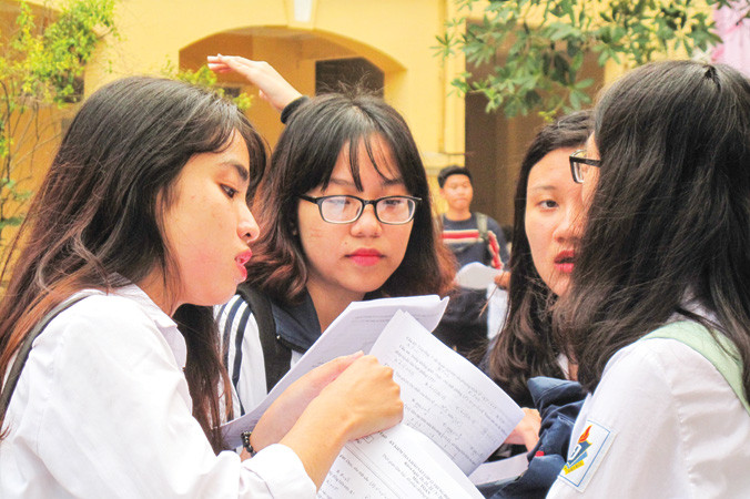Không còn điểm sàn chung, nhiều trường sẽ “vét” thí sinh bằng mọi cách. Ảnh: Nghiêm Huê.