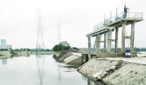 Sau khi được cải tạo cửa dẫn, nước lũ nội thành đổ về trạm bơm chỉ còn 30 phút thay vì 120 phút.