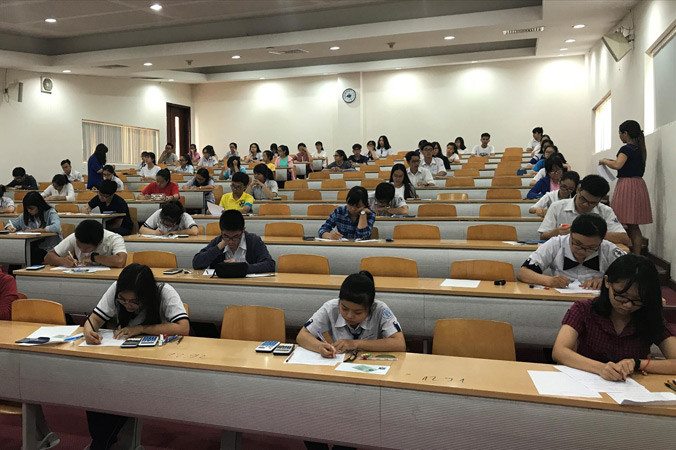 Thí sinh tham dự kỳ thi đánh giá năng lực vào trường ĐH Quốc tế TPHCM năm 2017.