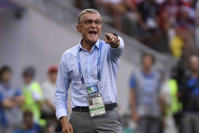 HLV đầu tiên mất việc tại World Cup​