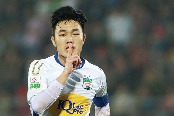 Xuân Trường ăn mừng bàn thắng vào lưới Hải Phòng, giúp HAGL có trận hoà 1-1 tại chảo lửa Lạch Tray. Ảnh: VSI.