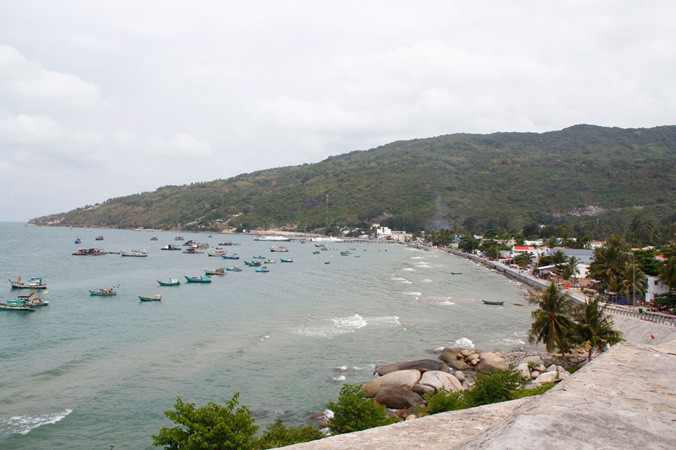 Hòn Sơn có những bãi biển dài tuyệt đẹp​. Ảnh: Nhật Huy.