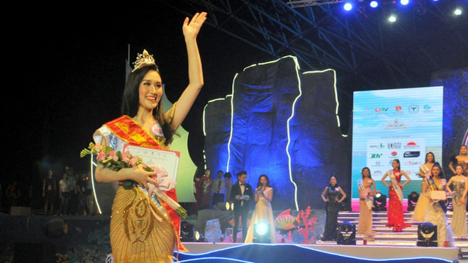 Nguyễn Phương Anh đăng quang Người đẹp Hạ Long 2018