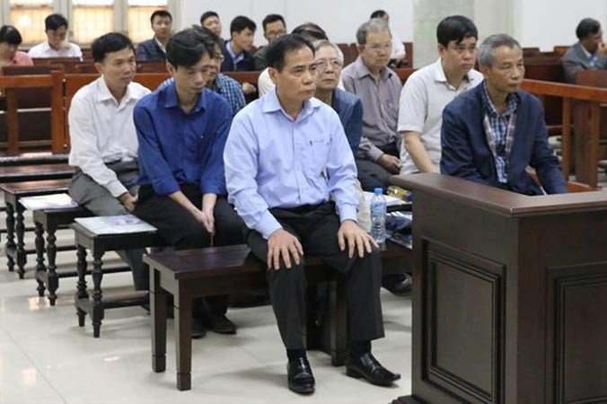 Các bị cáo tại tòa.