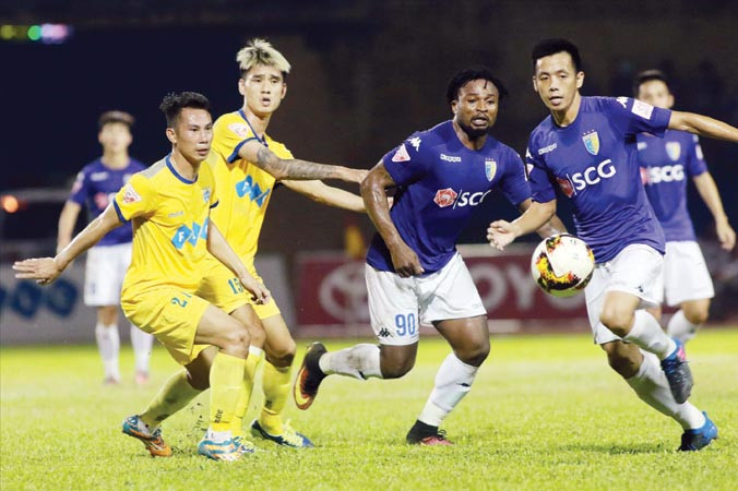 V-League 2018 có thể sẽ không lên sóng truyền hình nếu tranh chấp về bản quyền truyền hình không được sớm giải quyết. Ảnh: VSI.