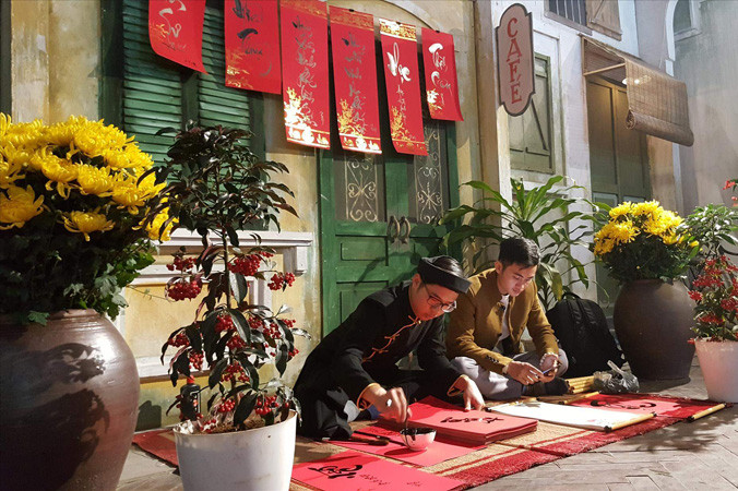 Không gian Tết Việt được tái hiện tại Hoàng thành Thăng Long. Ảnh: Nguyên Khánh.