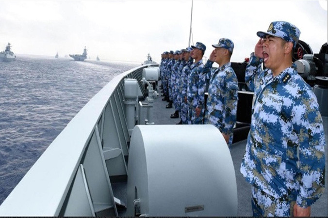 Một hạm đội Trung Quốc hoạt động trên biển Đông hồi tháng Tư. Ảnh: Getty Images.