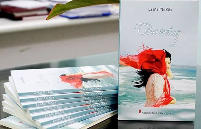 Tập thơ "Thơ trắng" gây dư luật trong thời gian qua vì được trao tăng thưởng