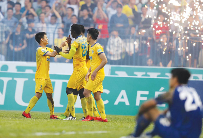 Thanh Hoá có được chiến thắng tối thiểu trước người láng giềng SLNA ở trận derby Bắc Trung bộ. Ảnh: VSI.
