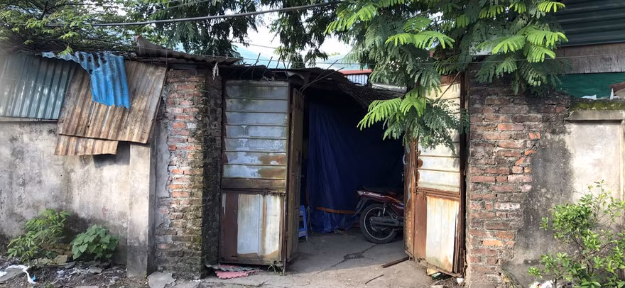 Phát hiện hàng nghìn cuốn sách lậu, giả tại cơ sở ở quận Nam Từ Liêm,Hà Nội tháng 9/2020. Ảnh: đạt lê