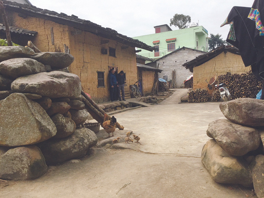 Nét độc đáo ở làng đá Thạch Khuyên.. Ảnh: Duy Chiến 