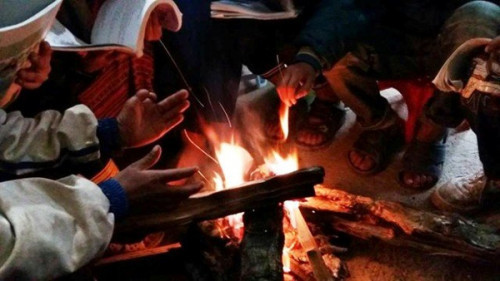 Các chuyên gia cảnh báo, tuyệt đối không dùng than củi để sưởi ấm trong phòng kín 