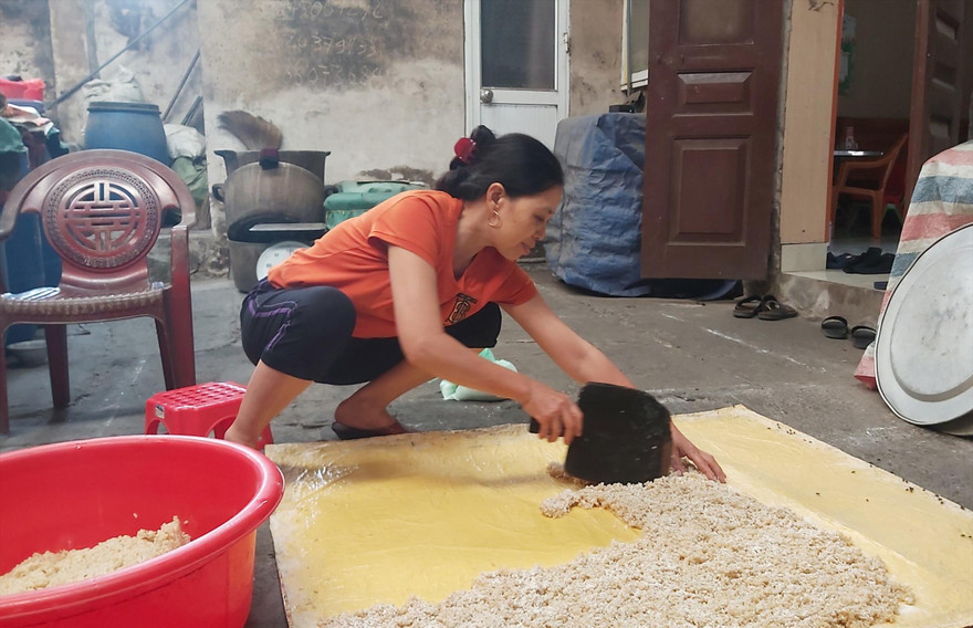 Hơn 200 hộ tại thôn Phú Lộc, xã Cẩm Vũ, huyện Cẩm Giàng, tỉnh Hải Dương giữ kinh nghiệm nấu rượu cũ, không đăng ký kinh doanh 