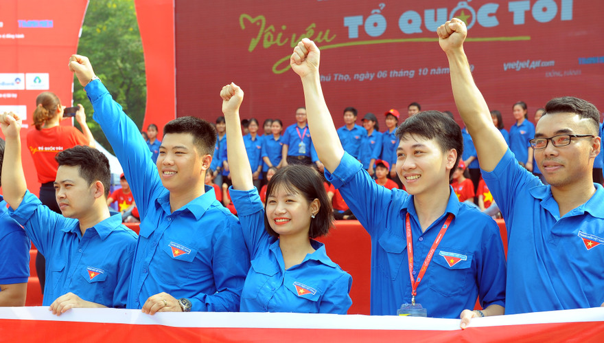 Các bạn trẻ tham gia Hành trình Tôi yêu Tổ quốc tôi Ảnh: Xuân Tùng 