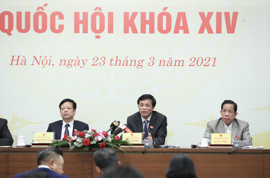 Lãnh đạo Văn phòng Quốc hội chủ trì cuộc họp báo Ảnh: Nhật Minh 
