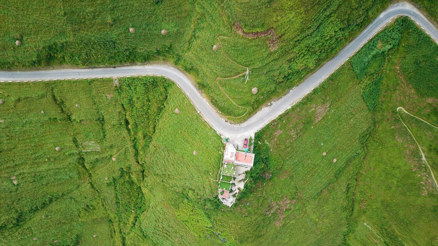 Panorama Mã Pì Lèng xô lệch giá trị di sản. Ảnh: Hoàng Dương