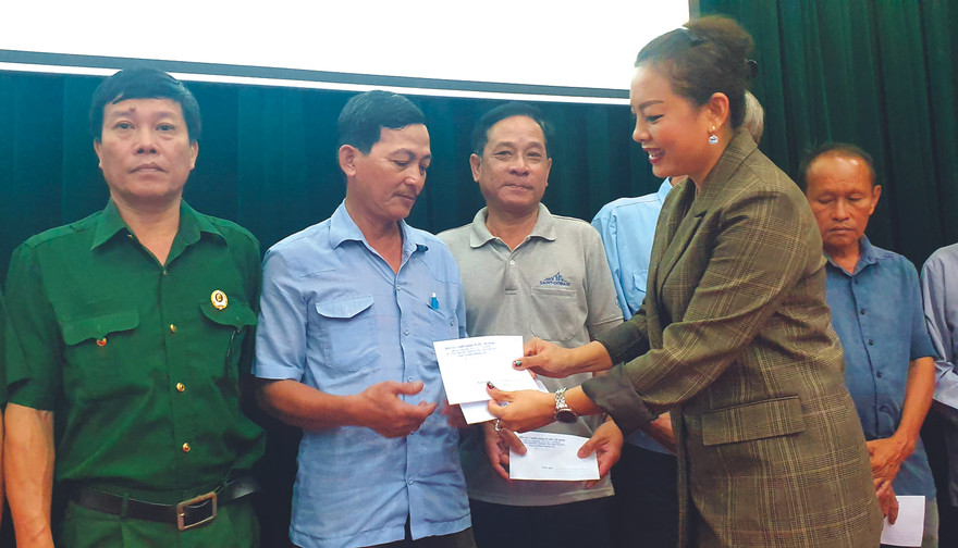 Hội Cựu chiến binh TPHCM trao tặng 240 phần quà cho hội viên cựu chiến binh, diện chính sách có hoàn cảnh khó khăn đang sinh sống tại 24 quận huyện TPHCM