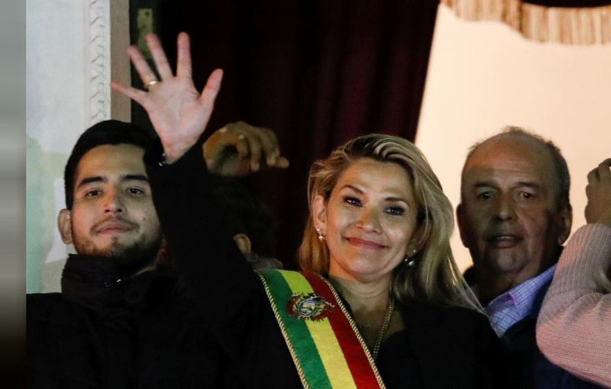 Bà Anez tuyên bố mình là tổng thống lâm thời Bolivia Ảnh: Reuters