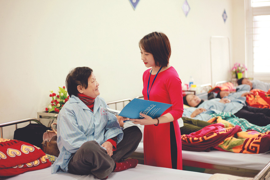 Các nhân viên phòng CTXH luôn thực hiện khảo sát sự hài lòng của bệnh nhân 