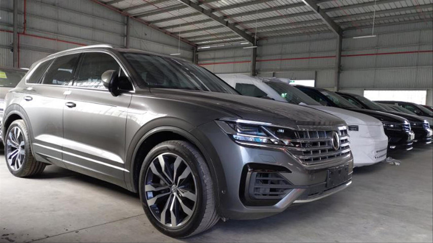 Sau vụ xe Volkswagen Touareg CR745J cài “đường lưỡi bò”, các bộ, ngành siết chặt việc nhập khẩu ô tô xuất xứ Trung Quốc 