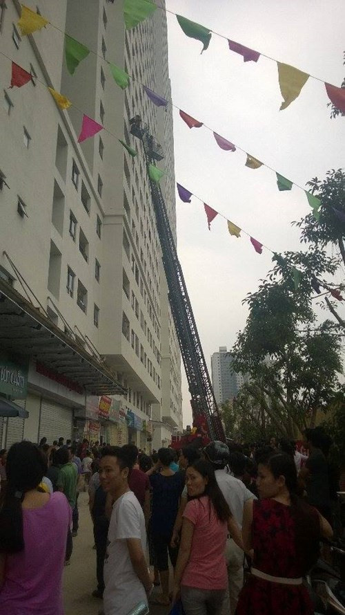 Cứu thoát 12 nạn nhân vụ cháy chung cư HH4B Linh Đàm 